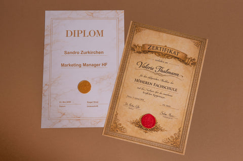 Diplome & Zertifikate stilvoll veredeln: Inspiration mit Wachssiegeln